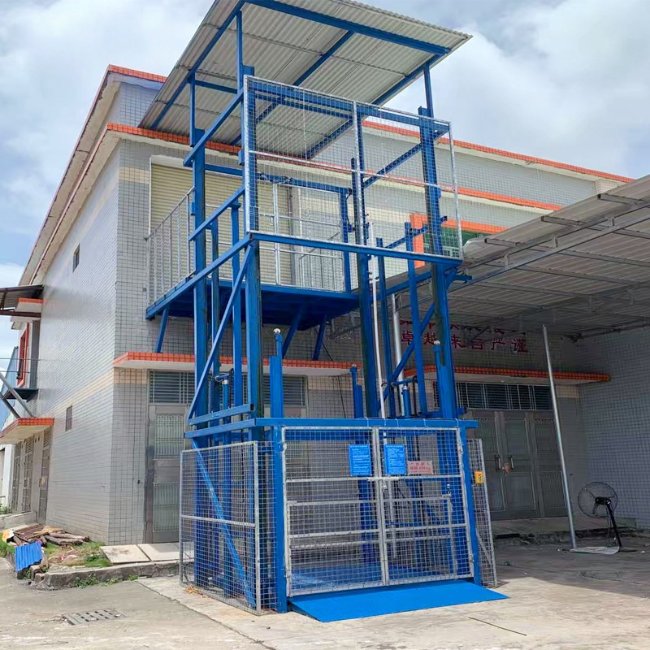 吊罗山乡建材厂室外升降货梯安装